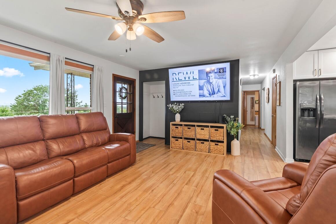 N768 Second Street Road Emmet, WI 53098 - Photo 22 of 40 Living 5