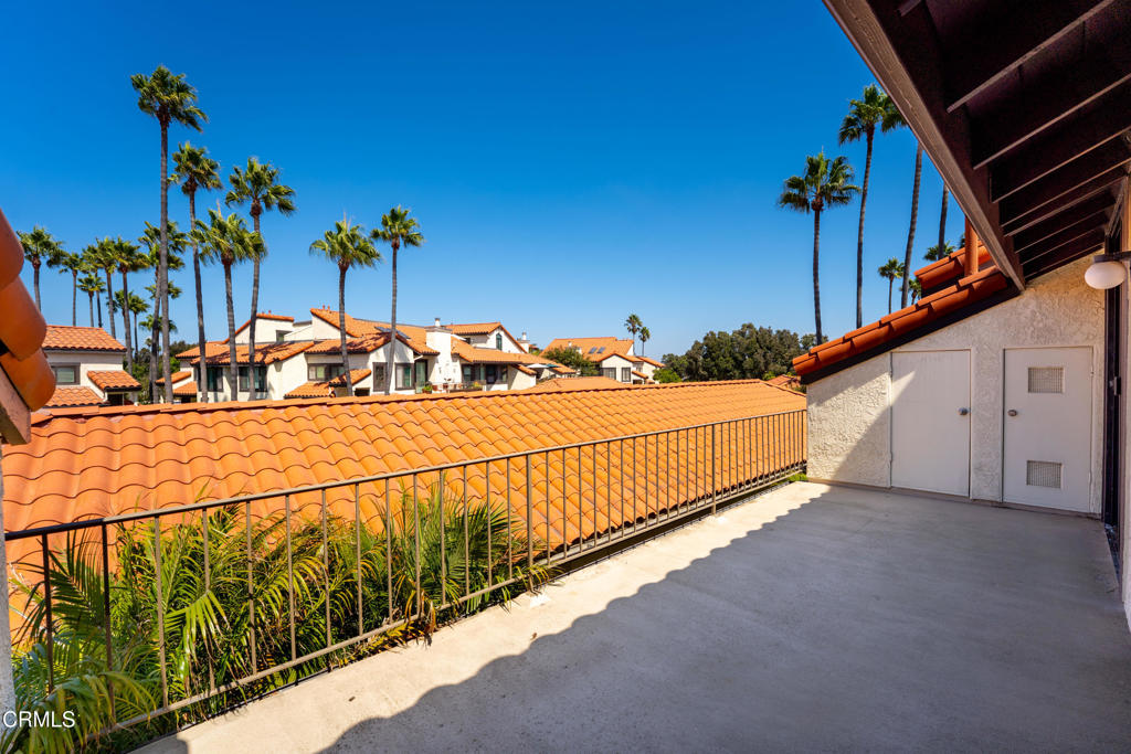 4476 Antigua Way Oxnard, CA 93035 - Photo 11 of 40 a view of a terrace