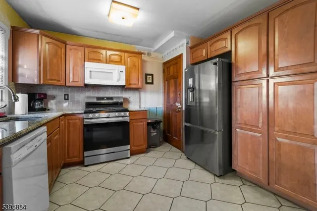 $450,000 | 73 Broadway, Freehold, NJ 07728