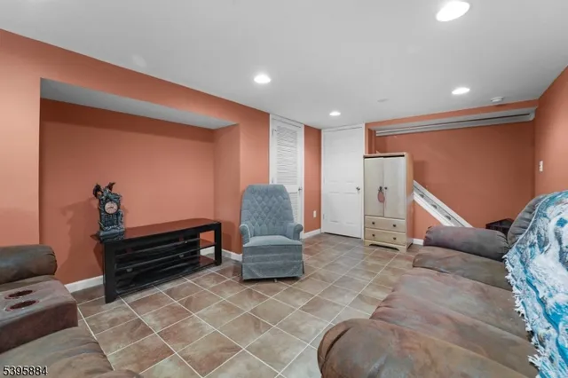 $450,000 | 73 Broadway, Freehold, NJ 07728