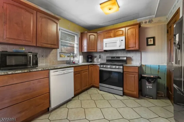 $450,000 | 73 Broadway, Freehold, NJ 07728