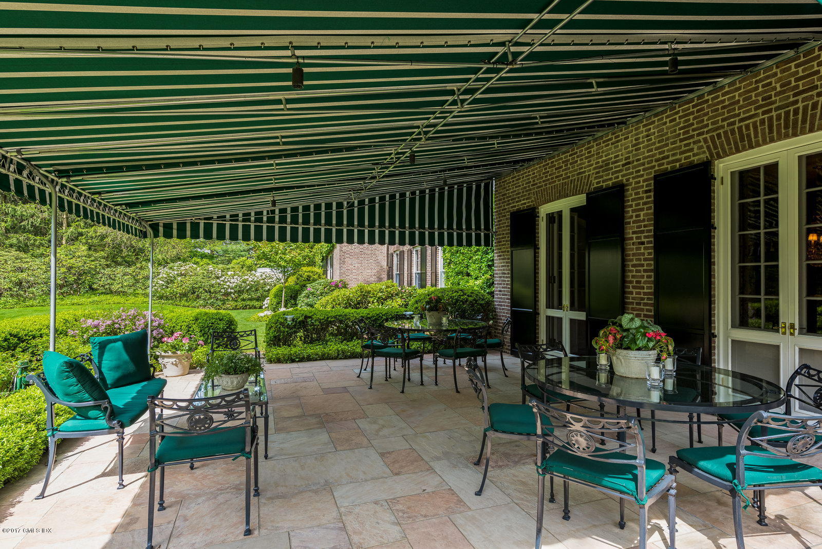 25 Midwood Road Greenwich, CT 06830 - Photo 15 of 28 25 Midwood Rd 05-2017 EXT 07 - WEB