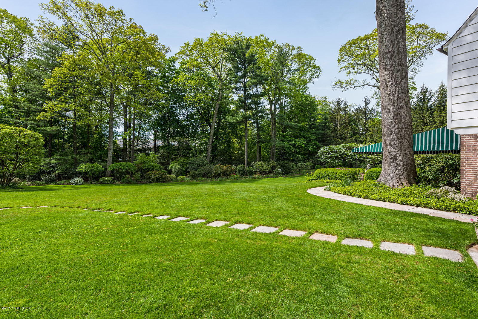 25 Midwood Road Greenwich, CT 06830 - Photo 17 of 28 25 Midwood Rd 05-2017 EXT 10 - WEB