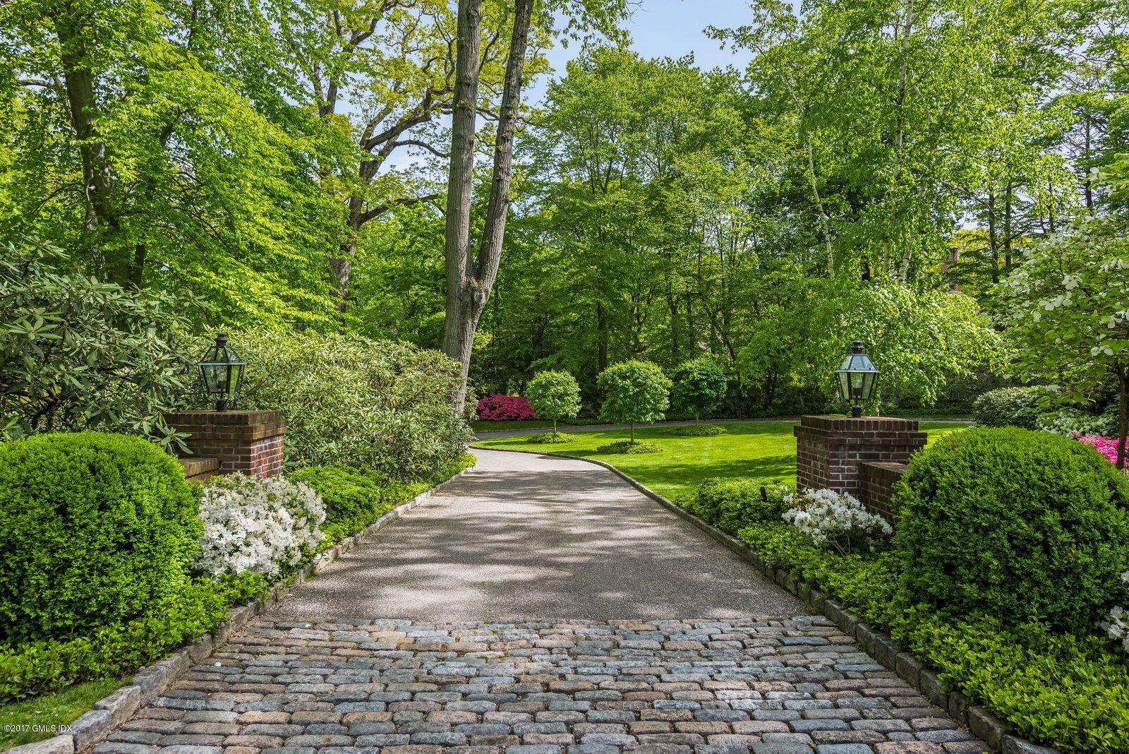 25 Midwood Road Greenwich, CT 06830 - Photo 2 of 28 25 Midwood Rd 05-2017 EXT 04 - WEB
