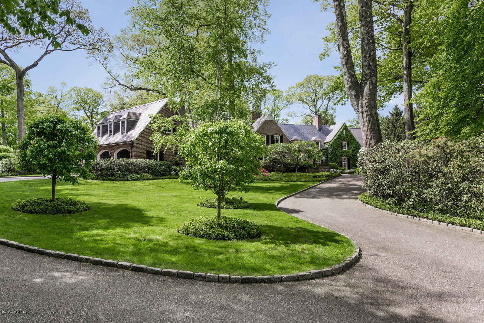 25 Midwood Road Greenwich, CT 06830 - Photo 4 of 28 25 Midwood Rd 05-2017 EXT 01 - WEB