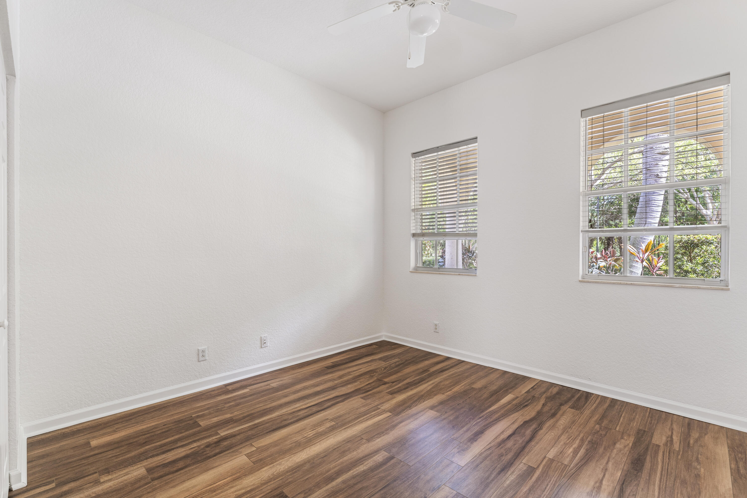 105 Via Bosque Jupiter, FL 33458 - Photo 27 of 34 F36A8A34-82DE-4F25-9943-CD7F428E6018