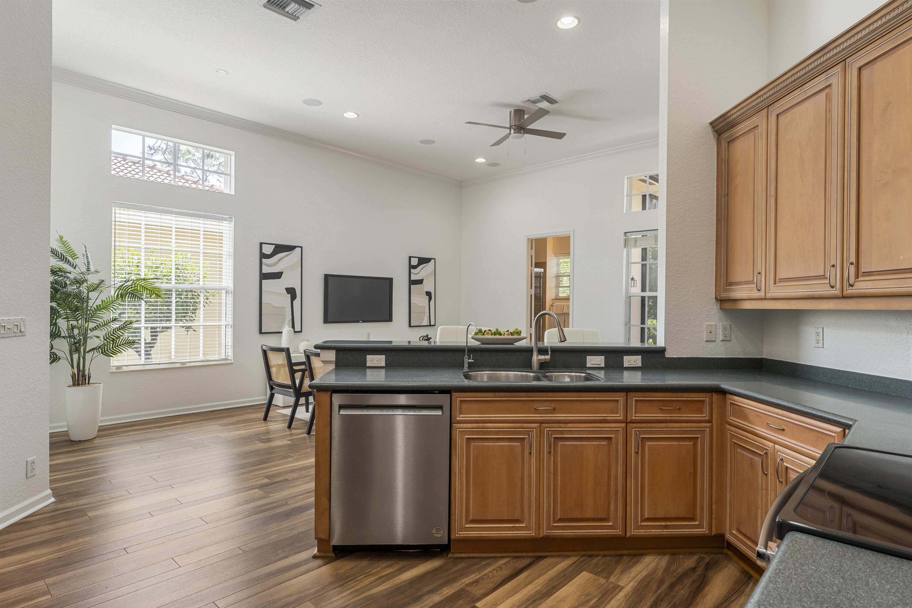 105 Via Bosque Jupiter, FL 33458 - Photo 9 of 34 Kitchen