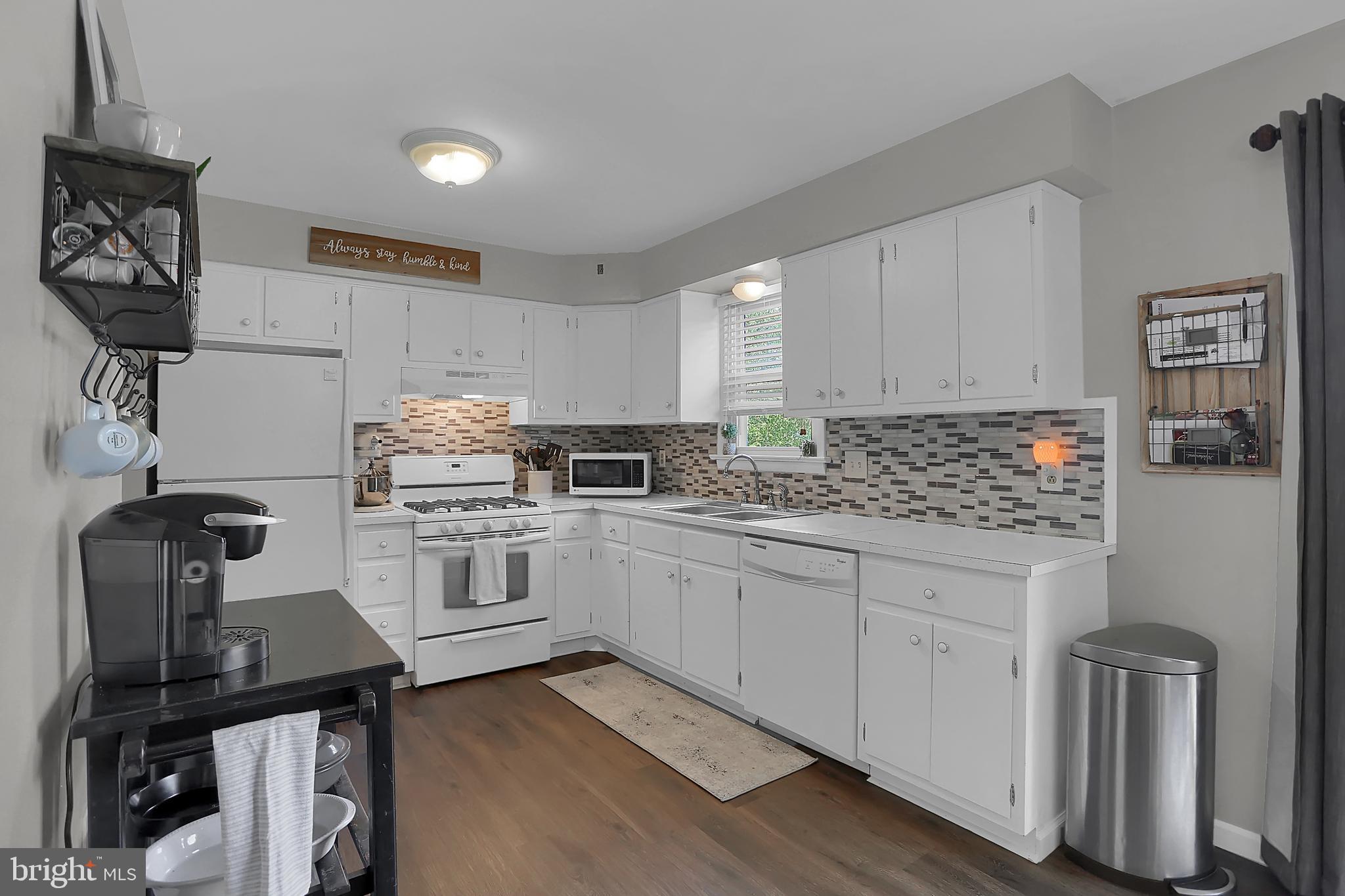 302 State Road Mechanicsburg, PA 17050 - Photo 3 of 27 Gallery Image 3