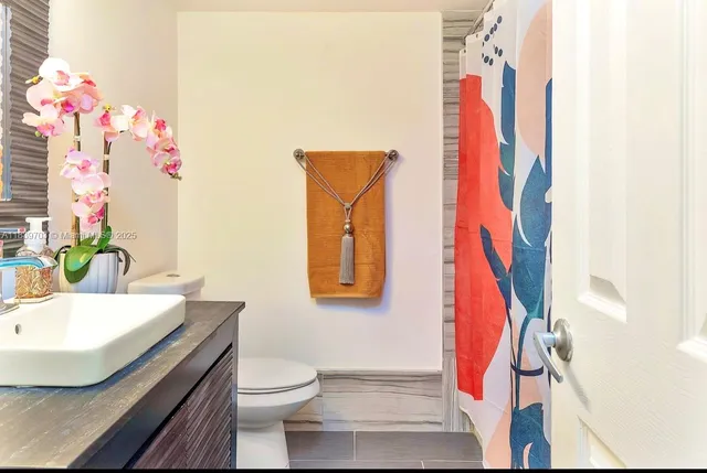 $259,900 | 3001 North Oakland Forest Drive, Unit 301, Oakland Park, FL 33309