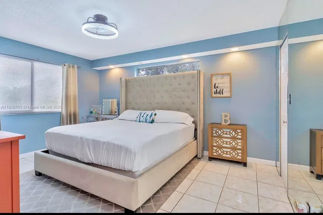 $259,900 | 3001 North Oakland Forest Drive, Unit 301, Oakland Park, FL 33309