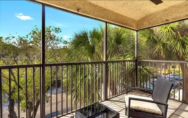 $259,900 | 3001 North Oakland Forest Drive, Unit 301, Oakland Park, FL 33309