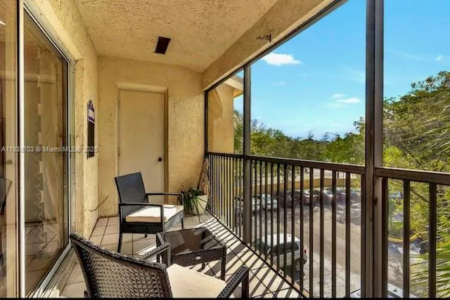 $259,900 | 3001 North Oakland Forest Drive, Unit 301, Oakland Park, FL 33309