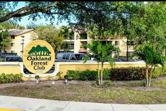 $259,900 | 3001 North Oakland Forest Drive, Unit 301, Oakland Park, FL 33309