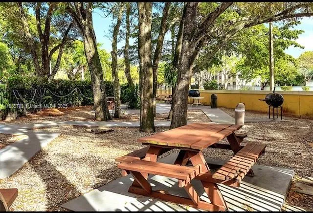 $259,900 | 3001 North Oakland Forest Drive, Unit 301, Oakland Park, FL 33309