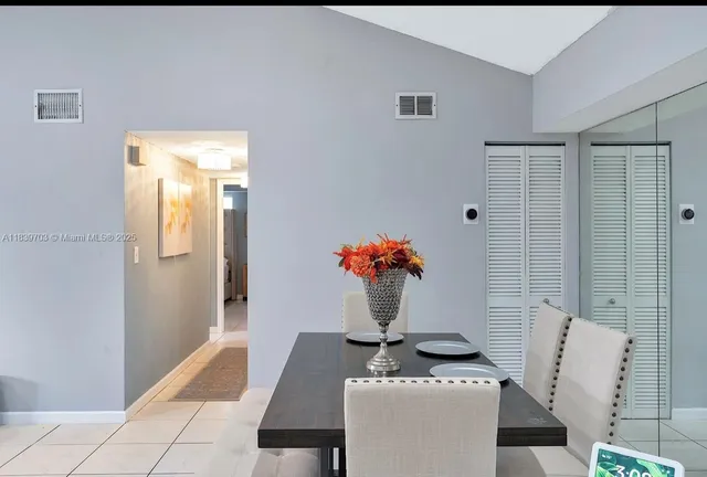 $259,900 | 3001 North Oakland Forest Drive, Unit 301, Oakland Park, FL 33309