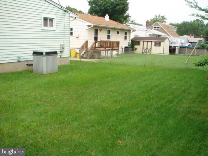 7813 Shellye Road Glen Burnie, MD 21060 - Photo 4 of 17 Back yard
