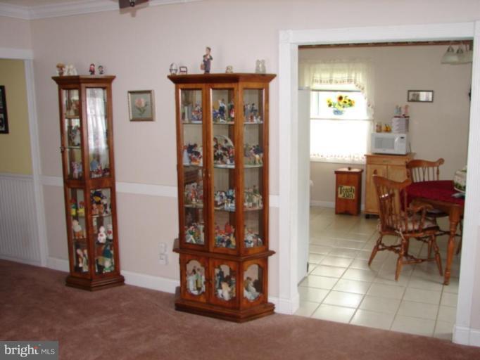 7813 Shellye Road Glen Burnie, MD 21060 - Photo 9 of 17 Living Room/Dining Room