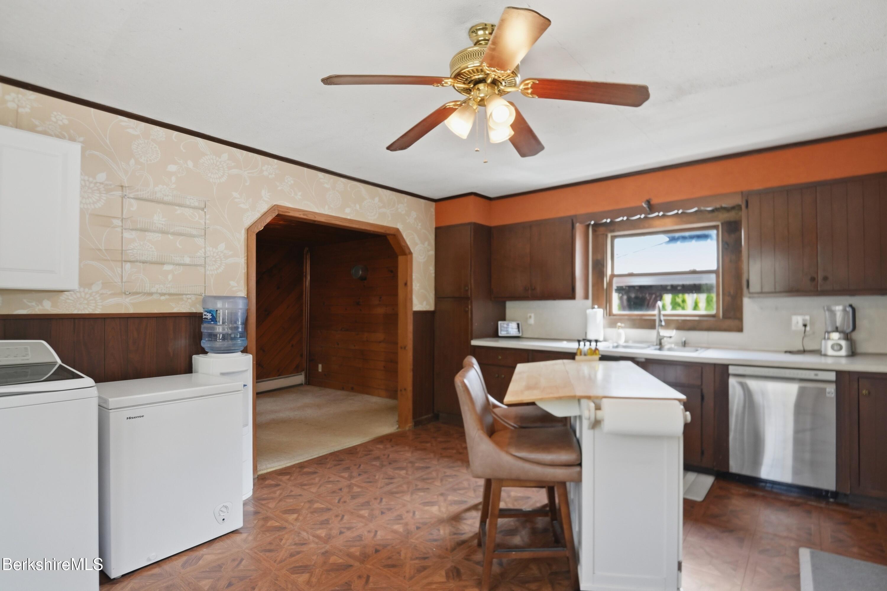 475 W Road Clarksburg, MA 01247 - Photo 12 of 47 Kitchen