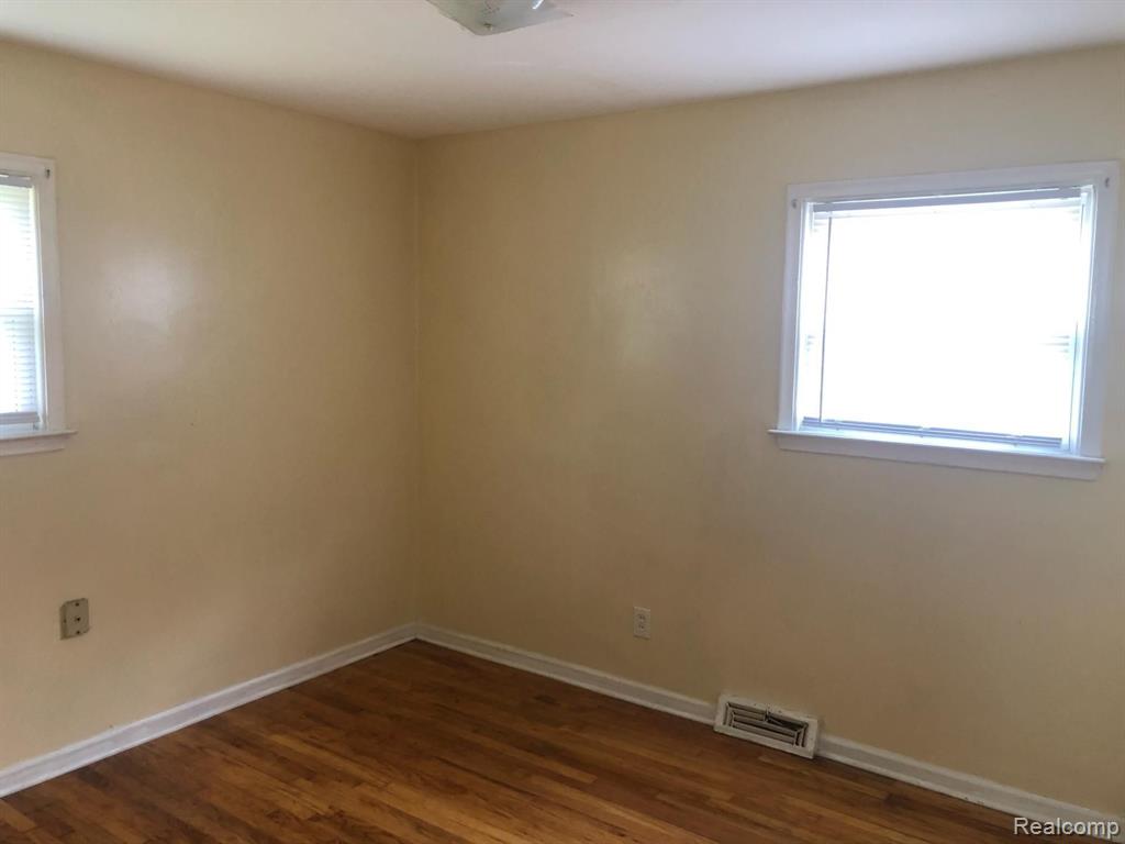 2159 Rome Avenue Warren, MI 48091 - Photo 9 of 12