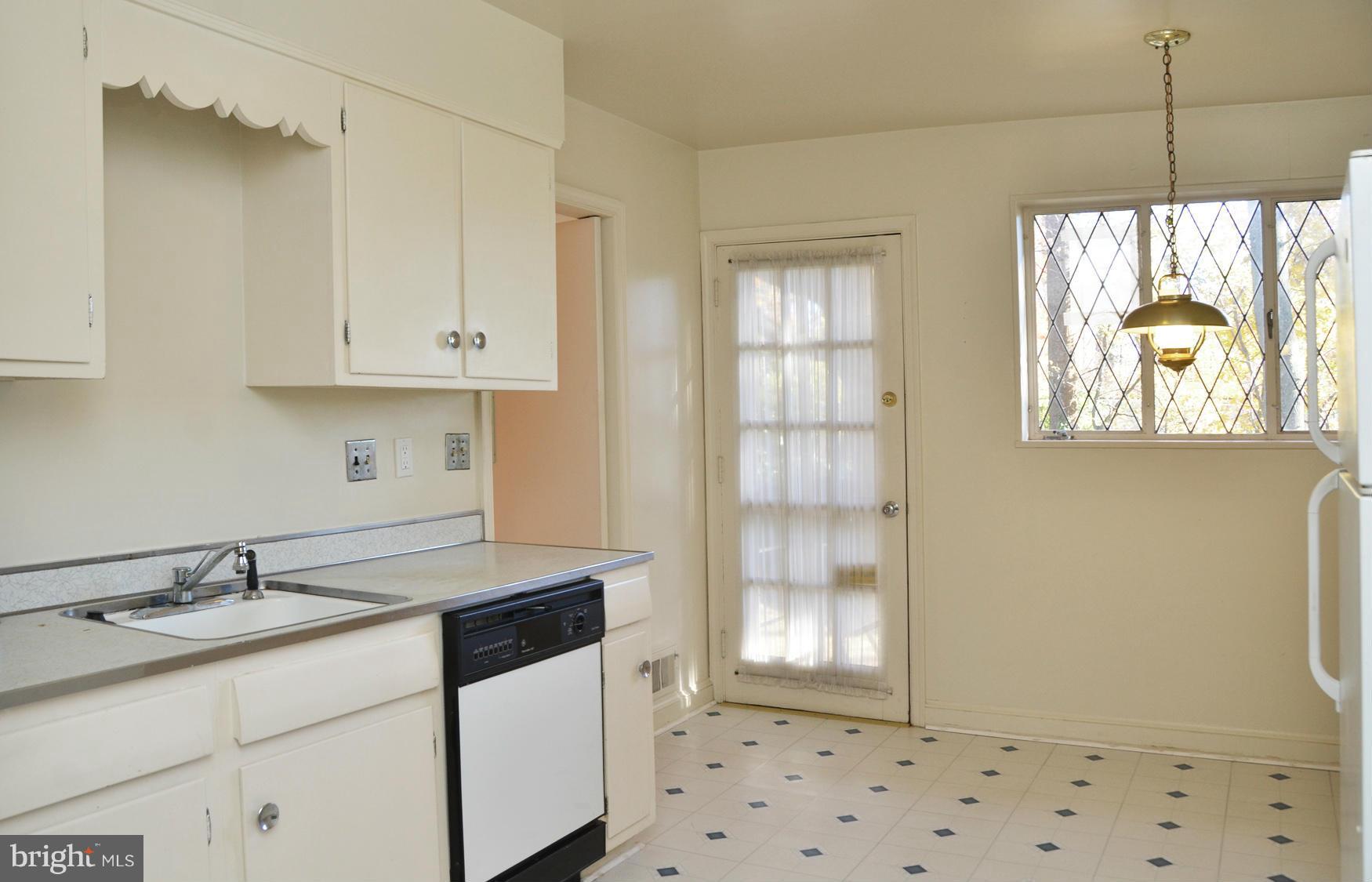 5512 Jordan Road Bethesda, MD 20816 - Photo 16 of 30 Kitchen