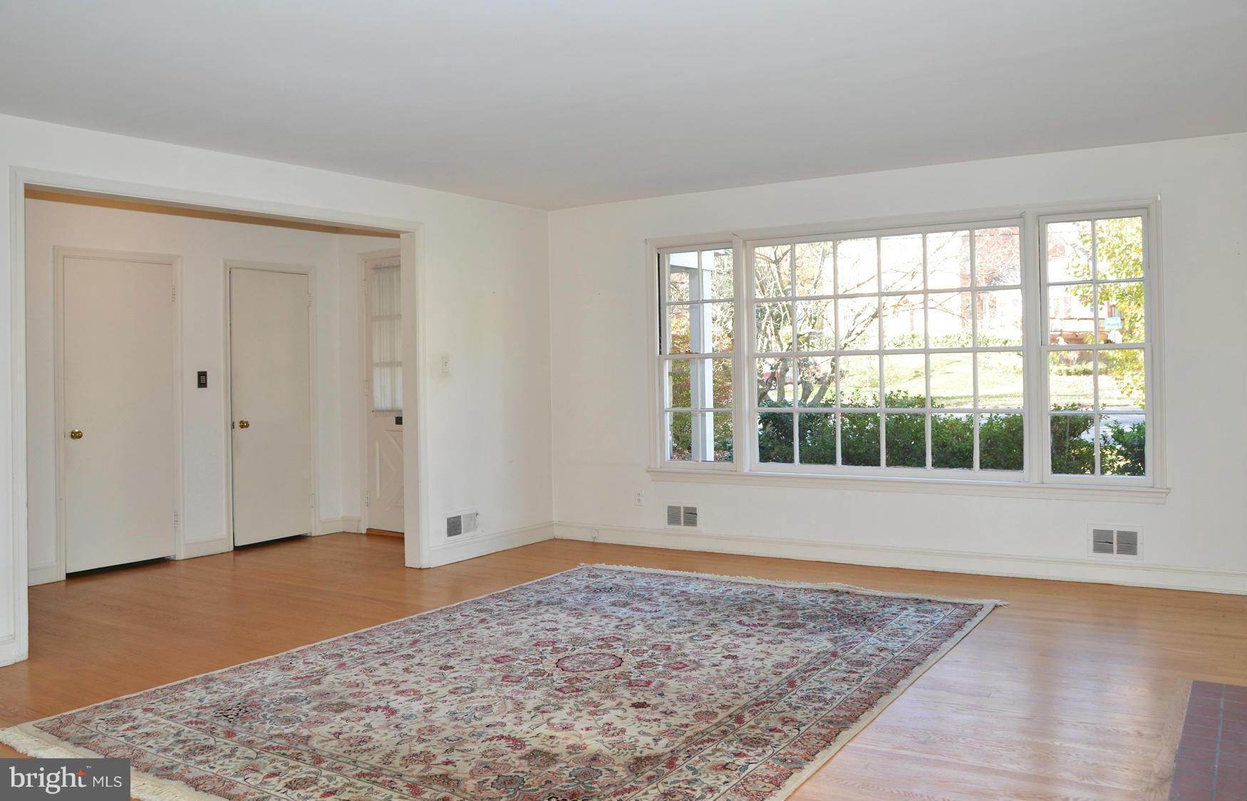 5512 Jordan Road Bethesda, MD 20816 - Photo 9 of 30 Living Room
