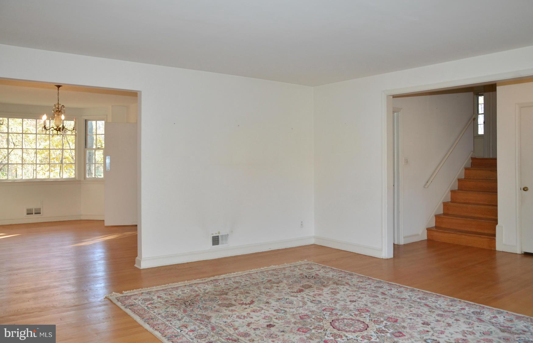 5512 Jordan Road Bethesda, MD 20816 - Photo 10 of 30 Living Room