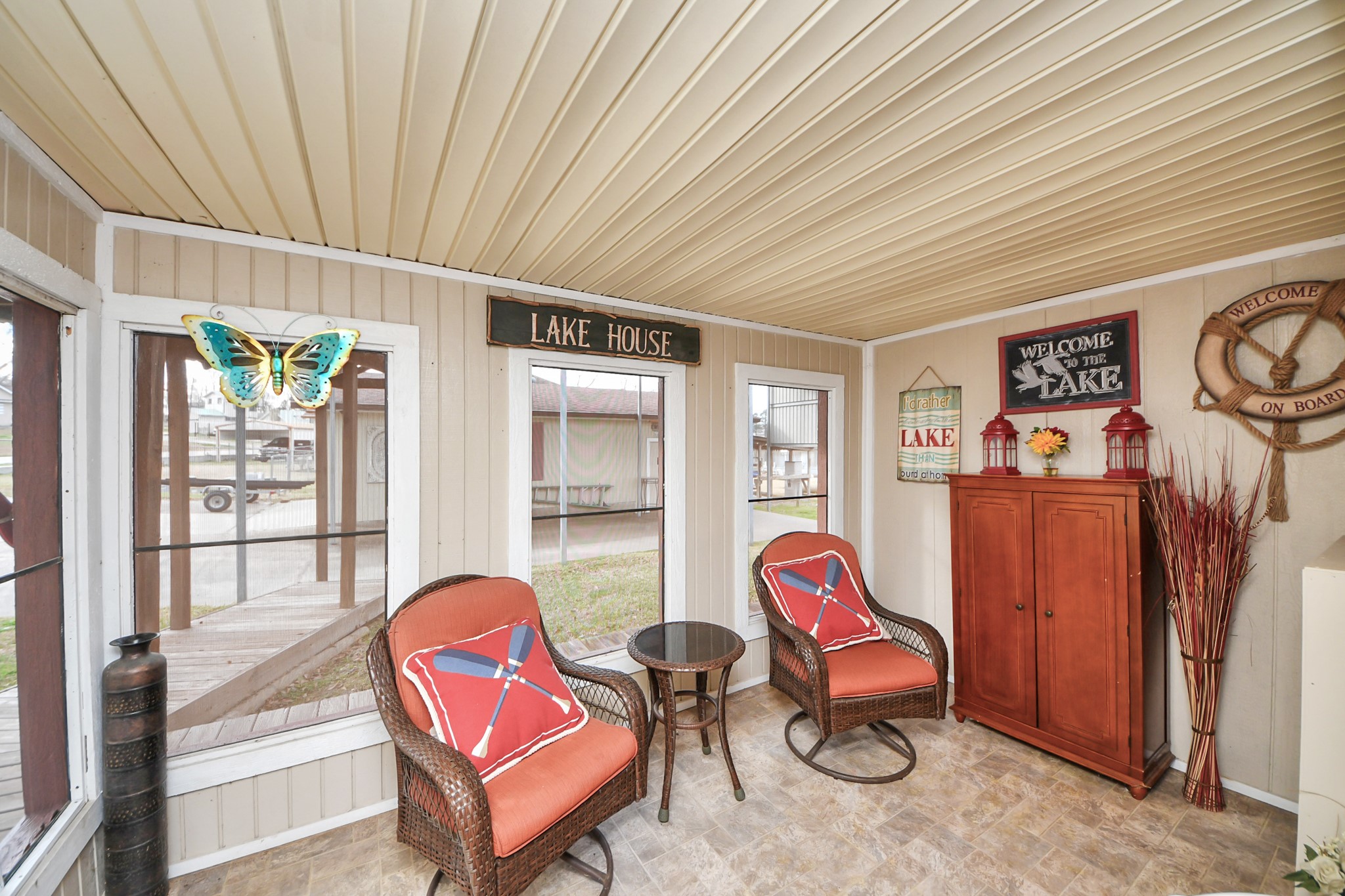 292 Kickapoo Drive Livingston, TX 77351 - Photo 27 of 50 Sun Room off Side Entry