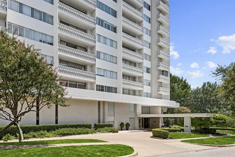$425,000 | 3701 Turtle Creek Boulevard, Unit 3D, Dallas, TX 75219