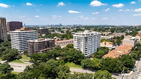 $425,000 | 3701 Turtle Creek Boulevard, Unit 3D, Dallas, TX 75219
