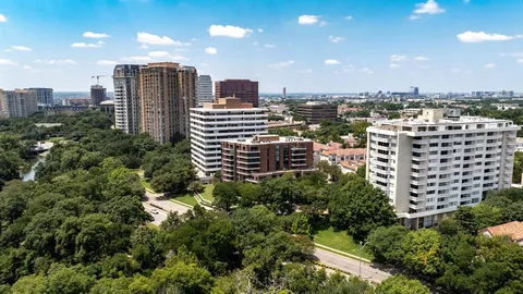 $425,000 | 3701 Turtle Creek Boulevard, Unit 3D, Dallas, TX 75219