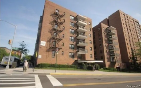 $575,000 | 138-70 Elder Avenue, Unit 7 | Flushing