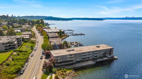 $644,998 | 733 Lake Street South, Unit 101, Kirkland, WA 98033