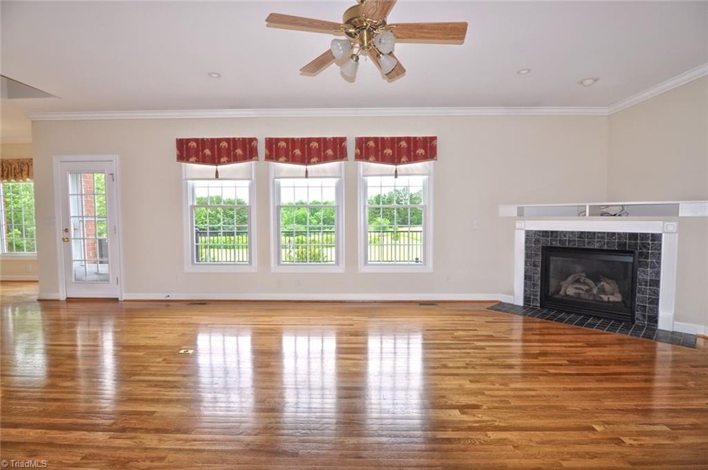 484 Hartman Road Winston-Salem, NC 27127 - Photo 11 of 30 Open living room that leads out onto the spacious back deck