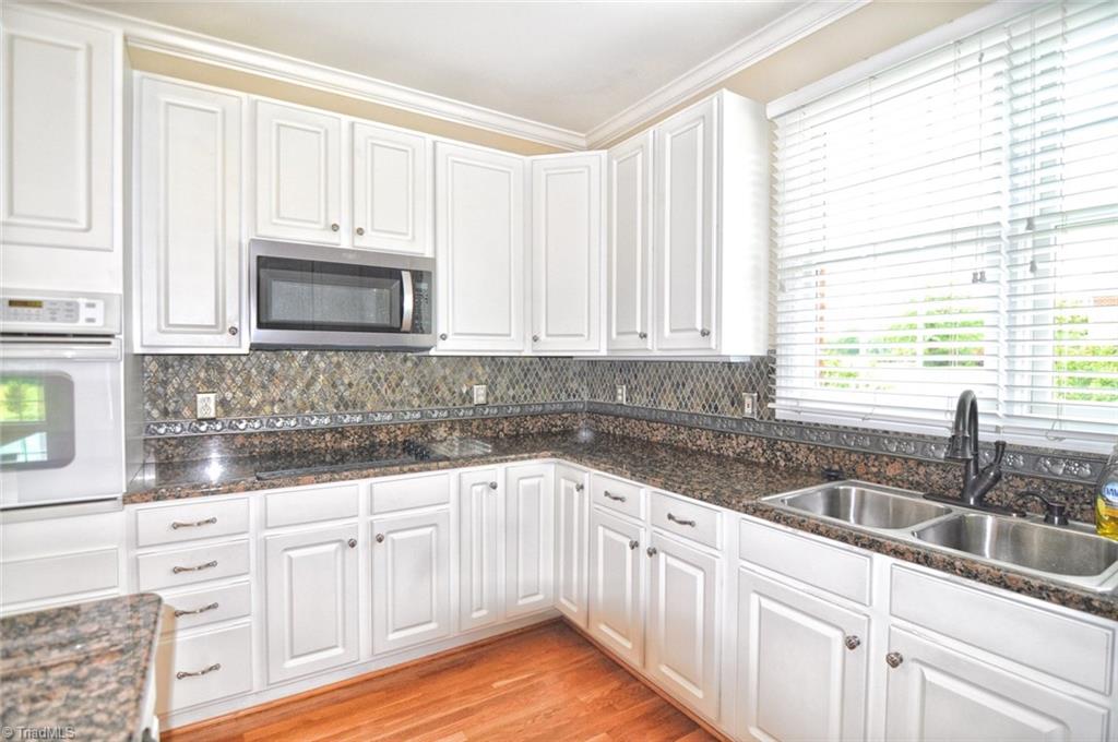 484 Hartman Road Winston-Salem, NC 27127 - Photo 15 of 30 Ample counter space