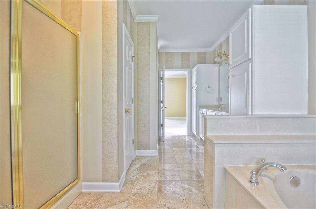 484 Hartman Road Winston-Salem, NC 27127 - Photo 20 of 30 Master bath with separate shower and jetted tub