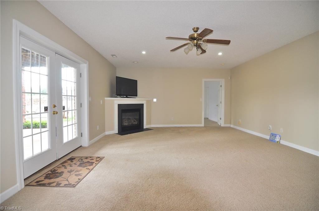484 Hartman Road Winston-Salem, NC 27127 - Photo 28 of 30 Basement living room