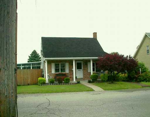 1118 Walnut Street Monaca, PA 15061 - Photo 1 of 7 Gallery Image 1