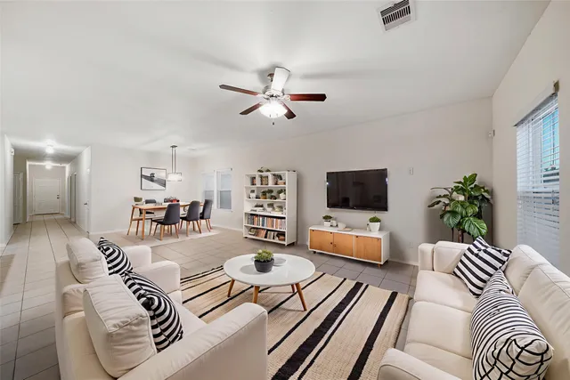 $2,245 | 2516 Pearl Court, Texas City, TX 77591