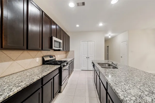 $2,245 | 2516 Pearl Court, Texas City, TX 77591