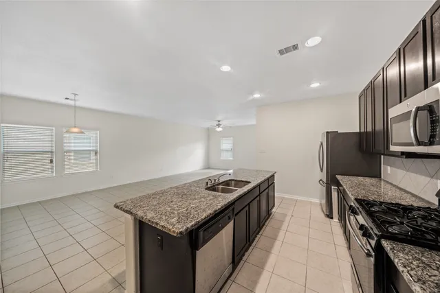 $2,245 | 2516 Pearl Court, Texas City, TX 77591