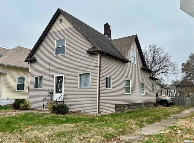$59,900 | 1600 14th Street, Rock Island, IL 61201