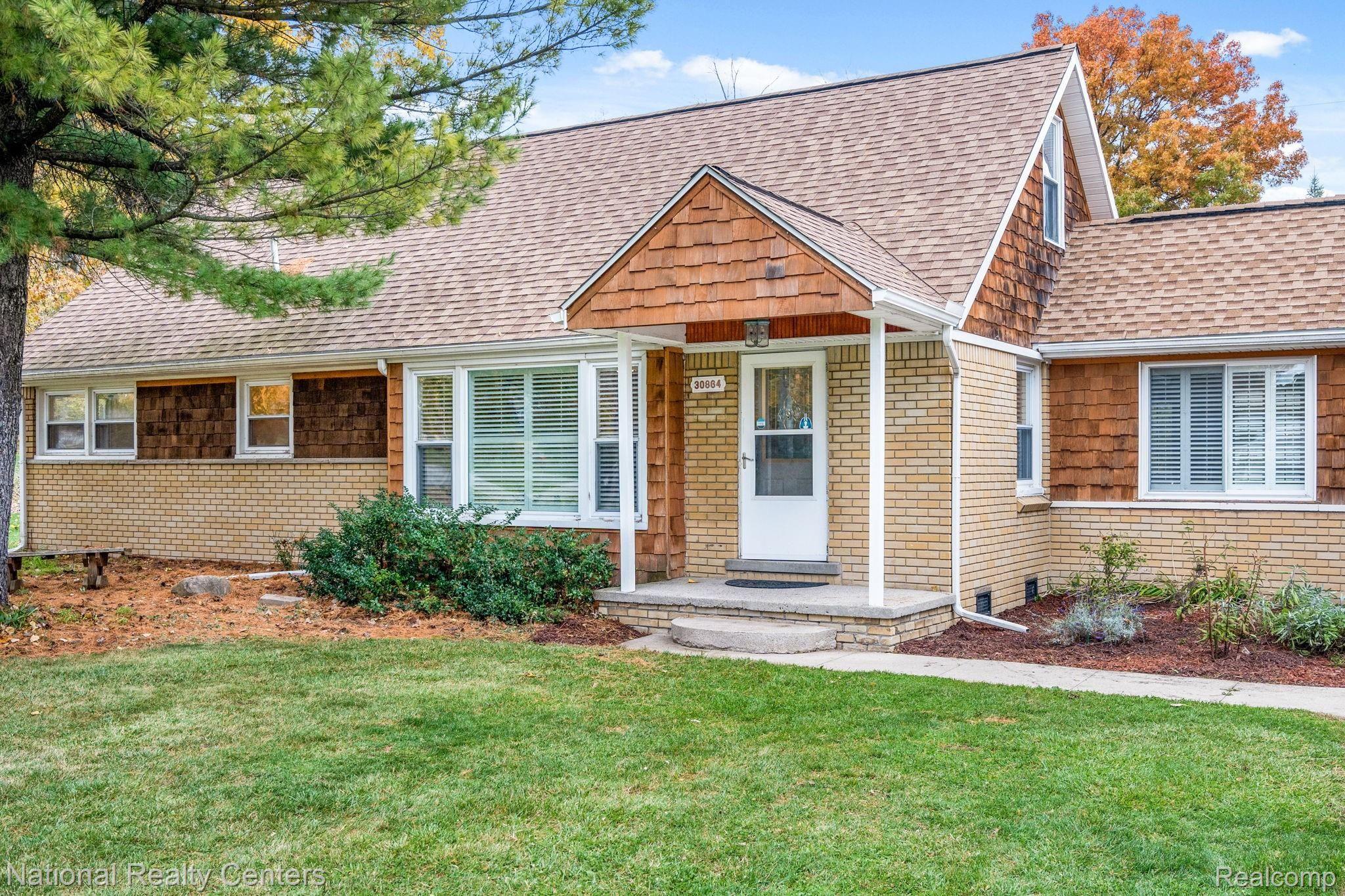30864 Ridgeway Drive Farmington, MI 48334 - Photo 6 of 35 6-web-or-mls-30864-Ridgeway-Dr-6.jpg