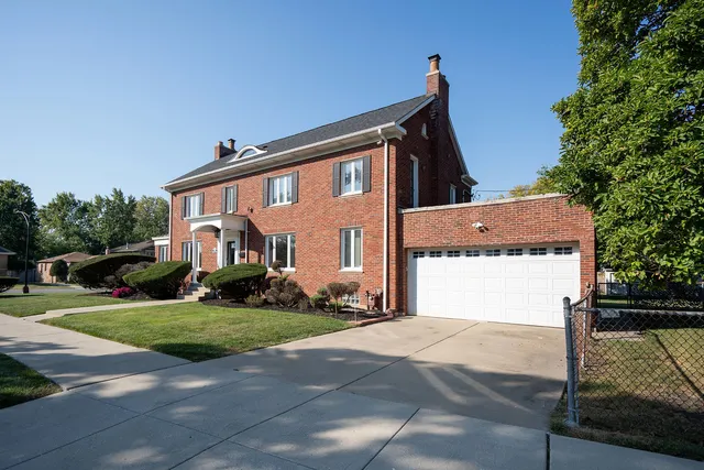 $749,900 | 10656 South Oakley Avenue, Chicago, IL 60643