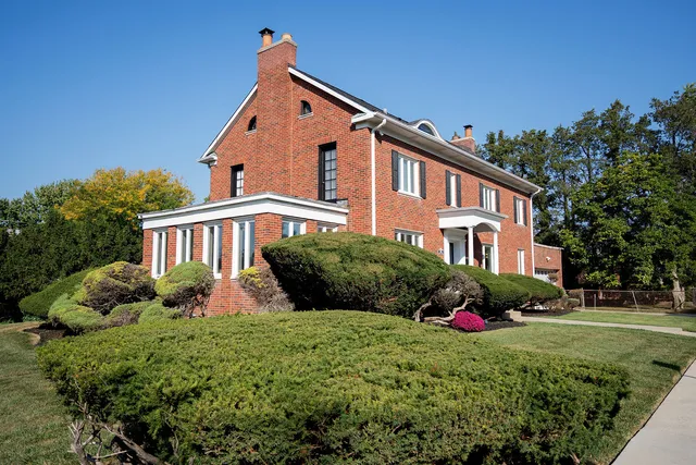 $749,900 | 10656 South Oakley Avenue, Chicago, IL 60643