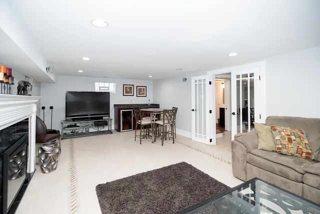 $749,900 | 10656 South Oakley Avenue, Chicago, IL 60643