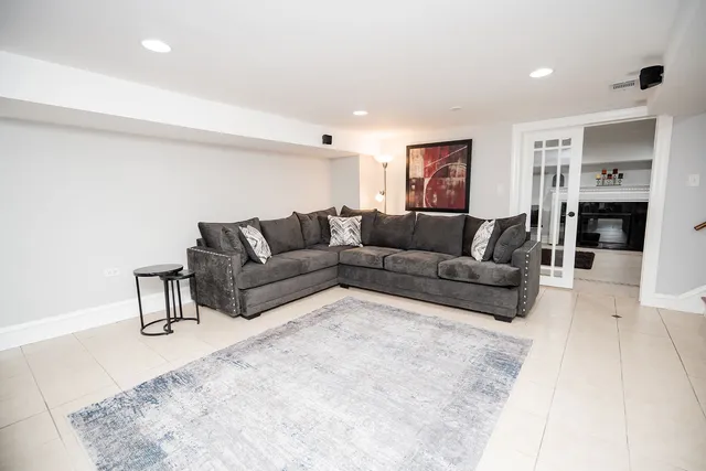 $749,900 | 10656 South Oakley Avenue, Chicago, IL 60643