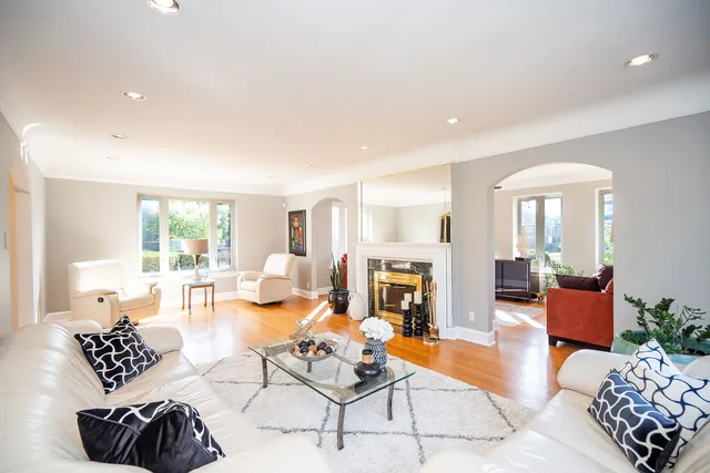 $749,900 | 10656 South Oakley Avenue, Chicago, IL 60643