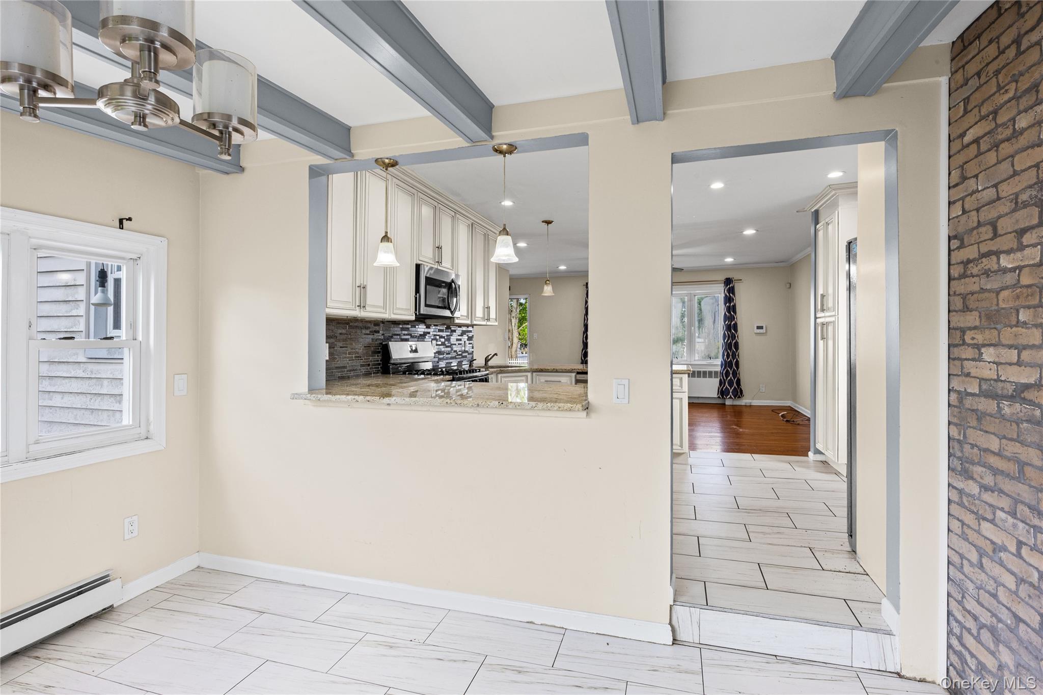 85 Todd Road Valley Stream, NY 11580 - Photo 21 of 29