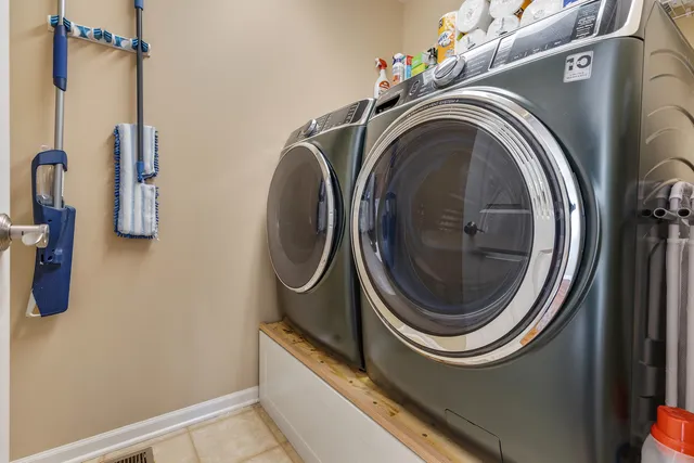 $329,900 | 2451 Anna Way, Elgin, IL 60124