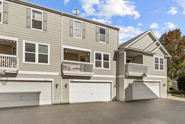 $329,900 | 2451 Anna Way, Elgin, IL 60124